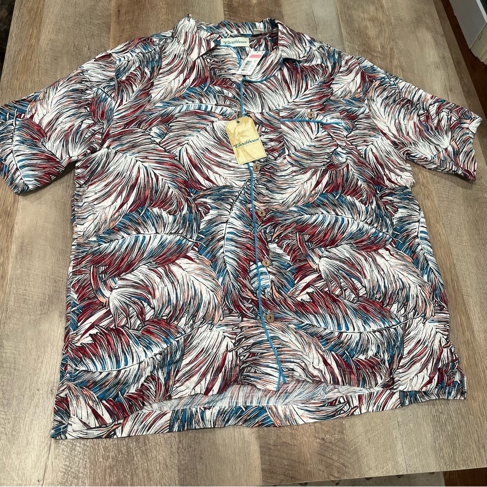 Caribbean X Roundtree & Yorke White& Red Leaf Print Rayon Hawaiian Shirt Size L
